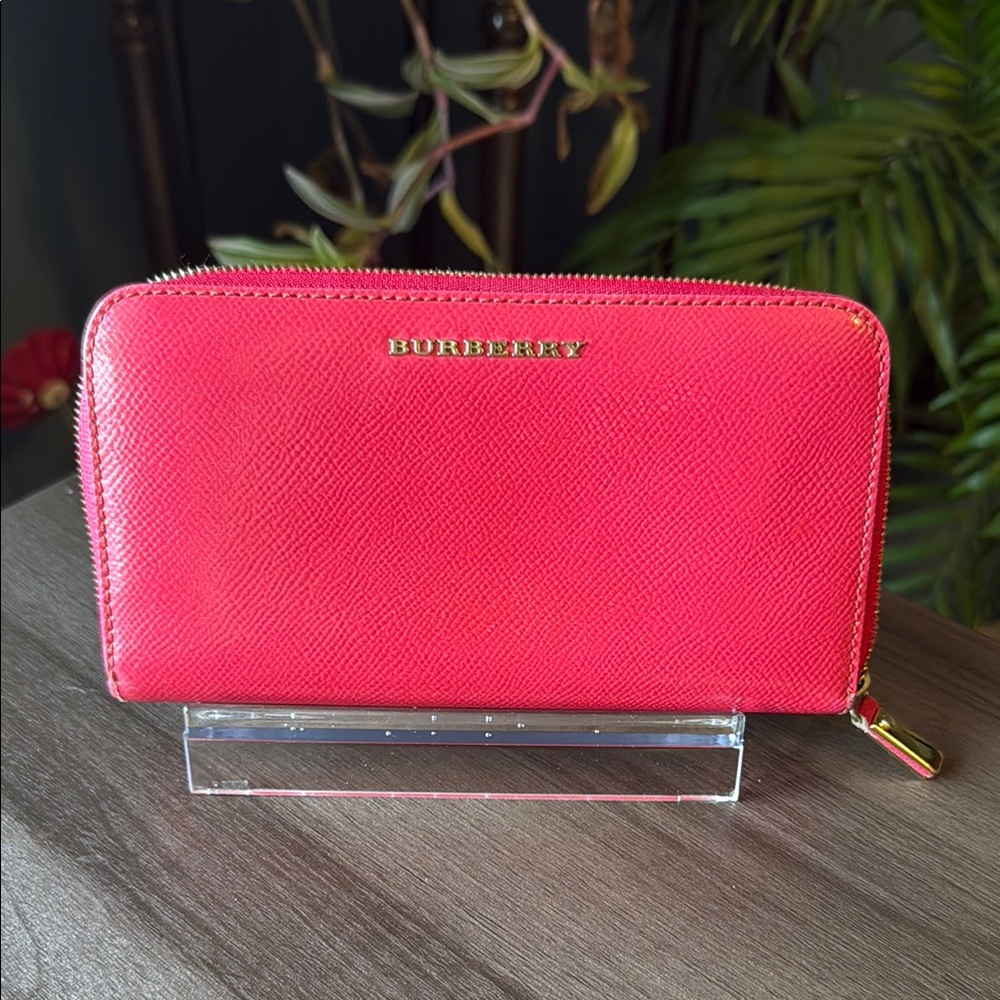 Burberry pink Leather Wallet